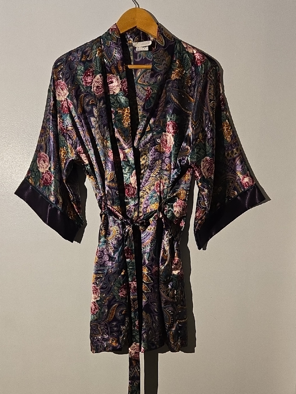 California Dynasty Floral Satin Kimono Robe - Purple & Rose Print Size Medium